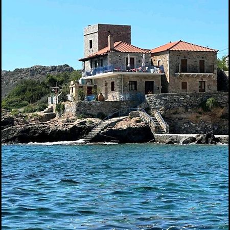 Wheelhouse Trachila Mani Villa Trakhila ภายนอก รูปภาพ