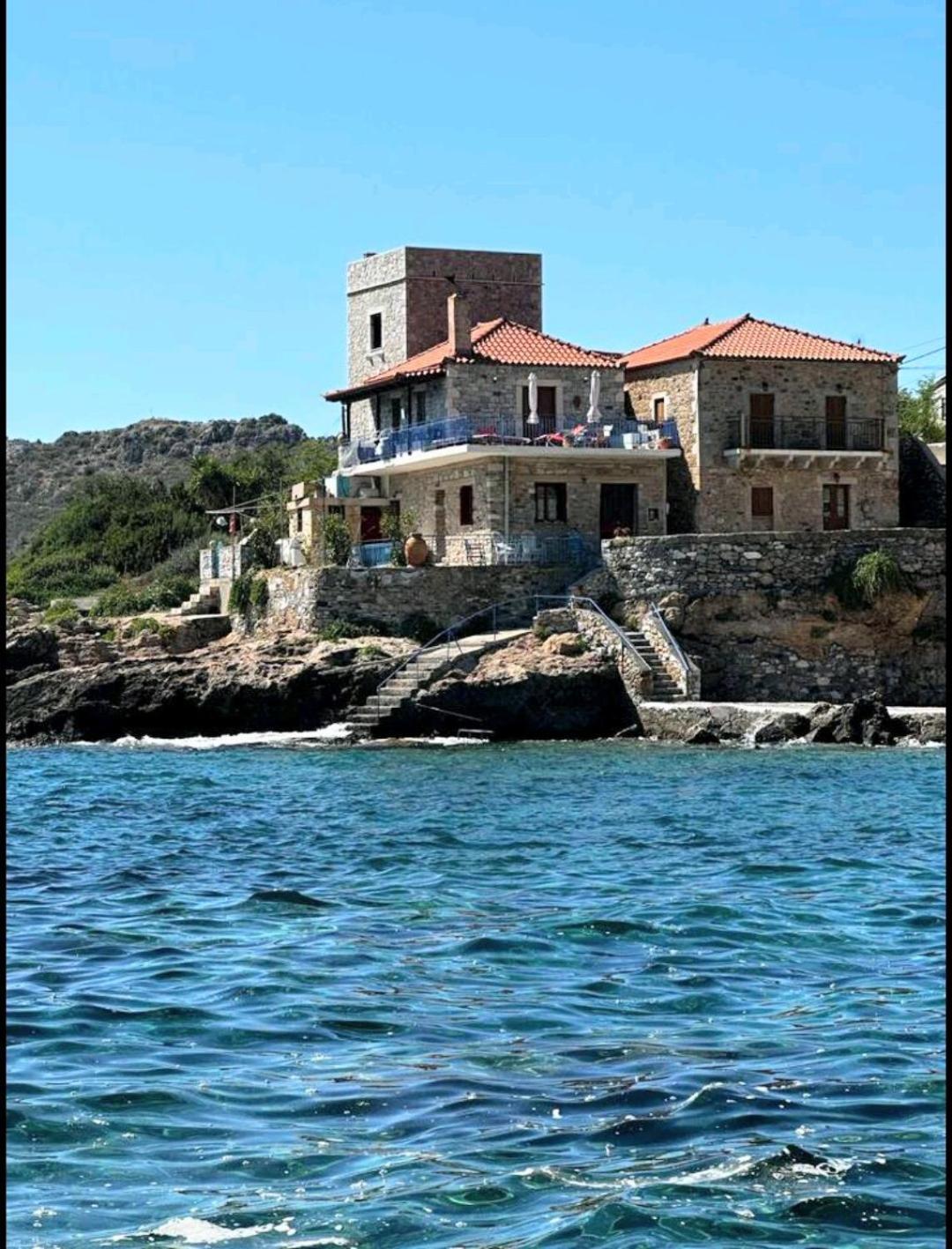 Wheelhouse Trachila Mani Villa Trakhila ภายนอก รูปภาพ