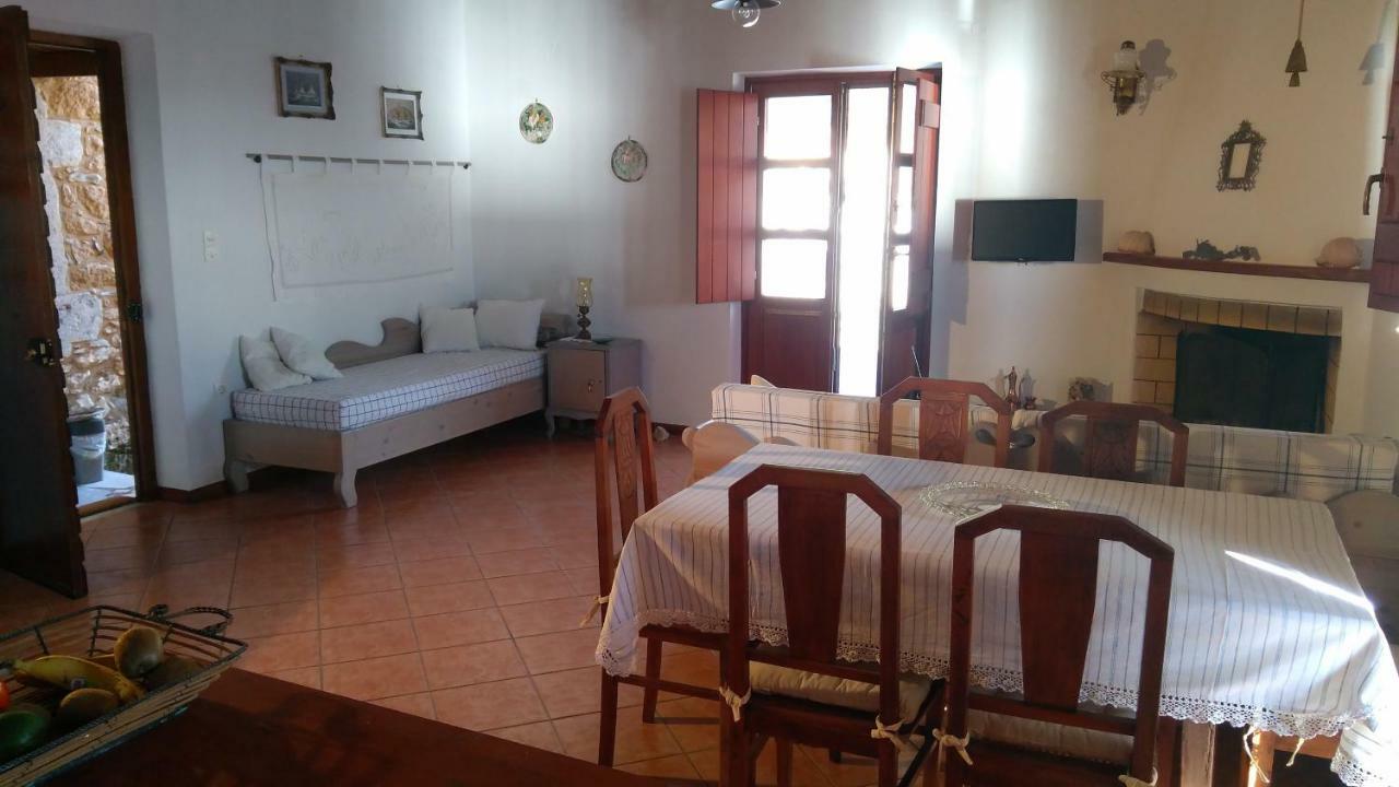 Wheelhouse Trachila Mani Villa Trakhila ภายนอก รูปภาพ