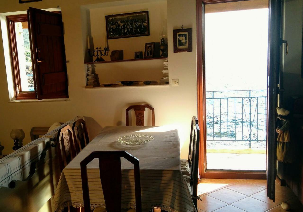 Wheelhouse Trachila Mani Villa Trakhila ภายนอก รูปภาพ