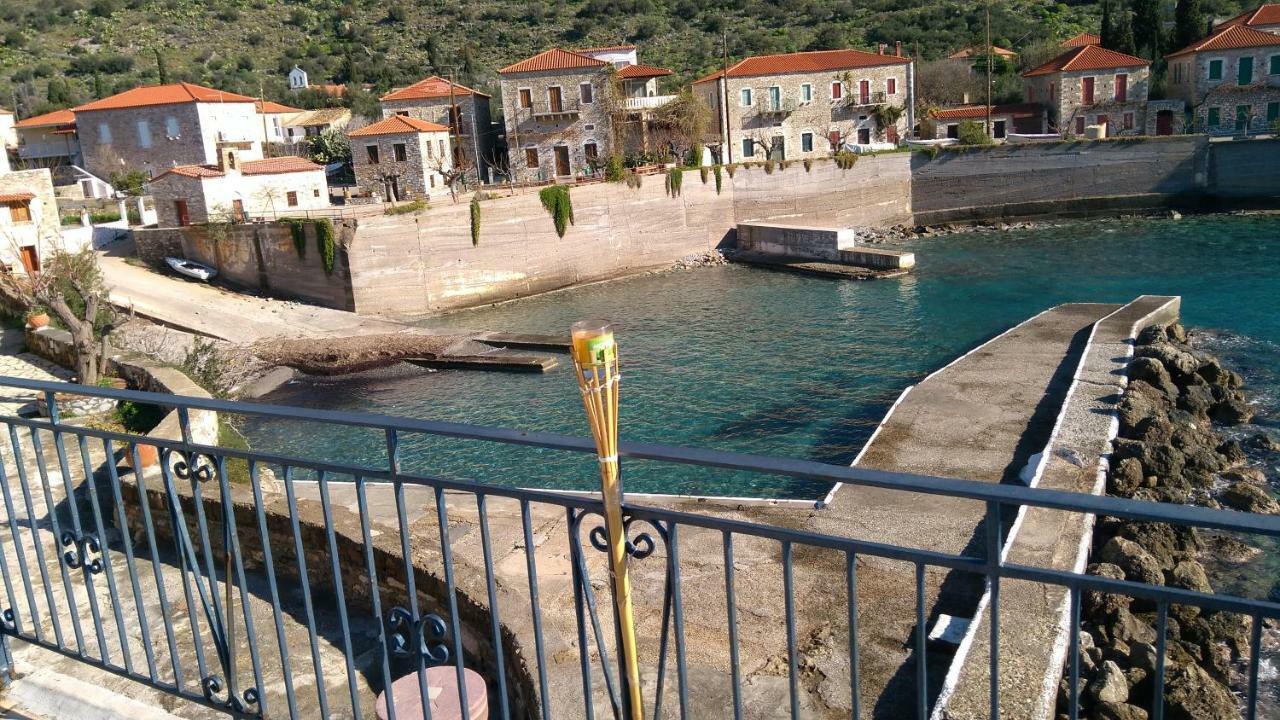 Wheelhouse Trachila Mani Villa Trakhila ภายนอก รูปภาพ
