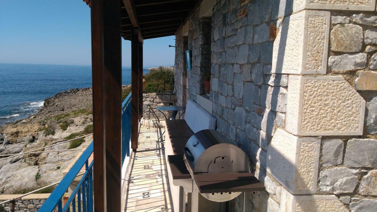 Wheelhouse Trachila Mani Villa Trakhila ภายนอก รูปภาพ